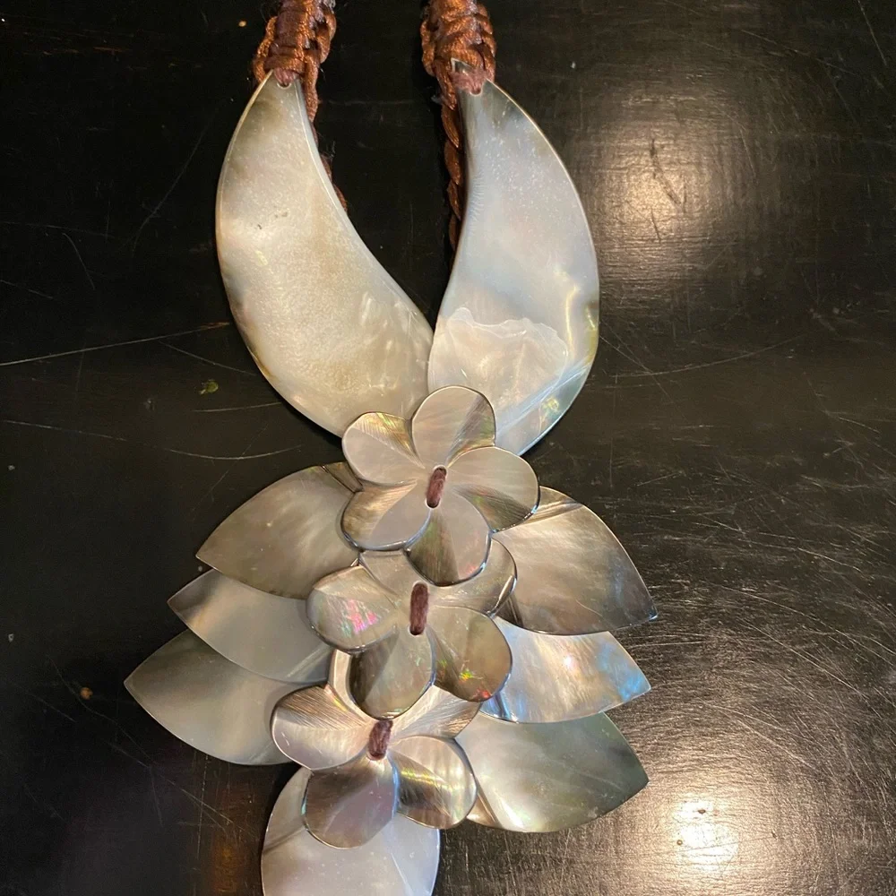 Tahitian Handmade Necklace, Beautiful shells designed necklace.. - Picture 5 of 5